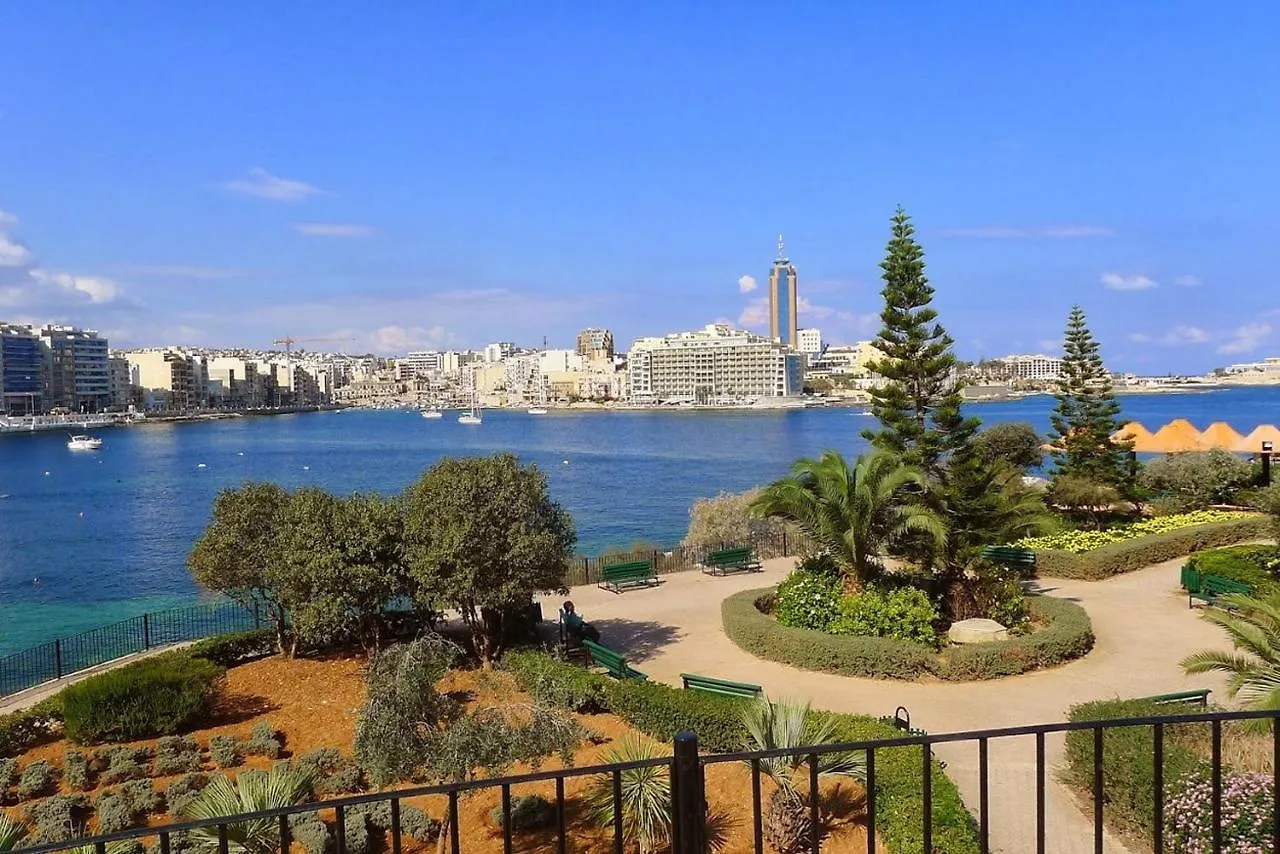 Luxury Apt With Side Seaviews And Pool, Best Location Sliema