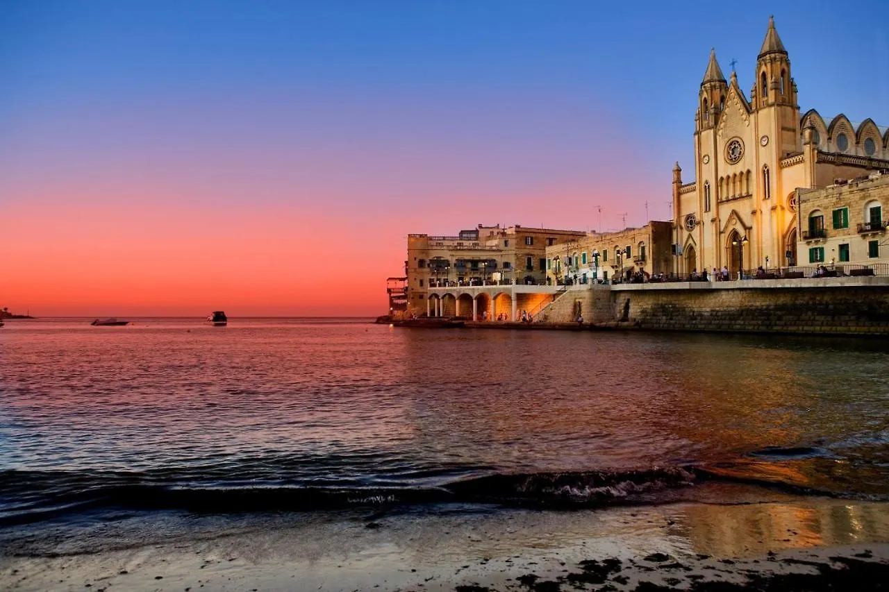Apartment Luxury Apt With Side Seaviews And Pool, Best Location Sliema Malta