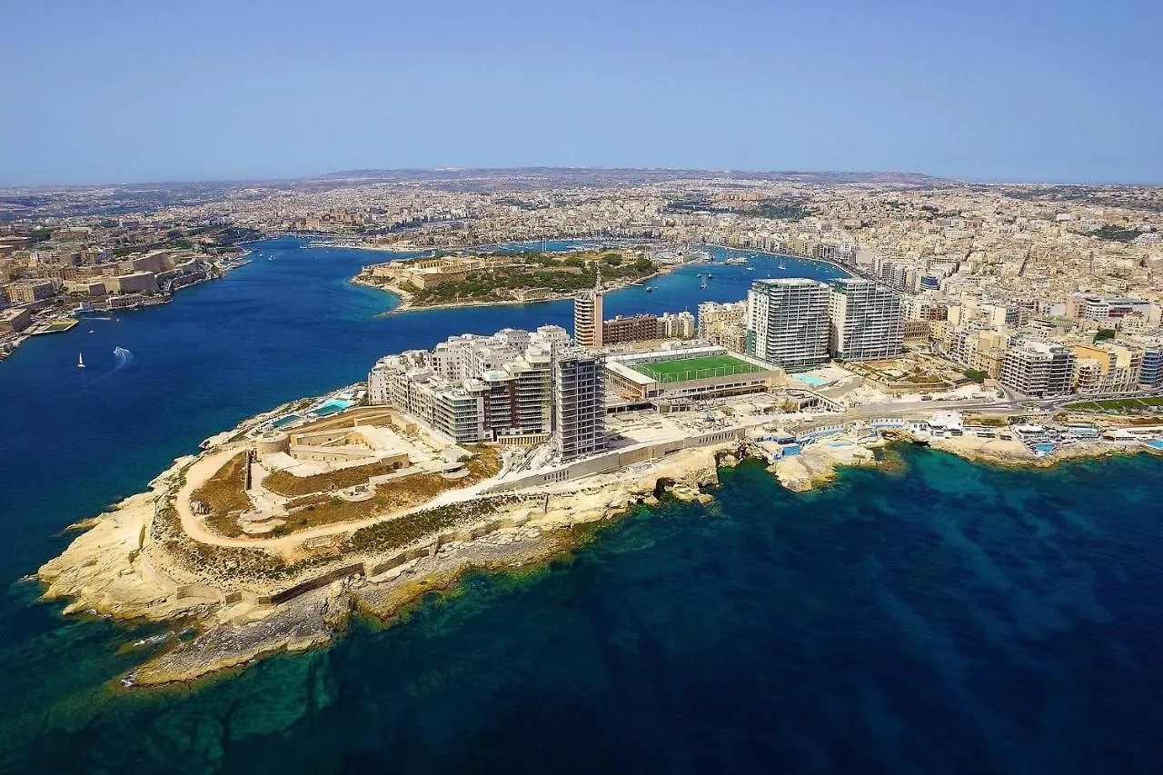 Apartment Luxury Apt With Side Seaviews And Pool, Best Location Sliema