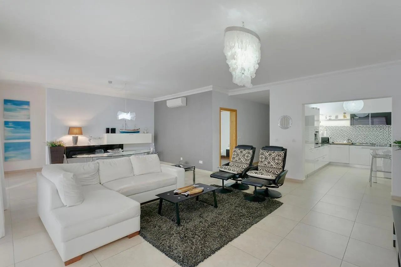 Apartment Luxury Apt With Side Seaviews And Pool, Best Location Sliema